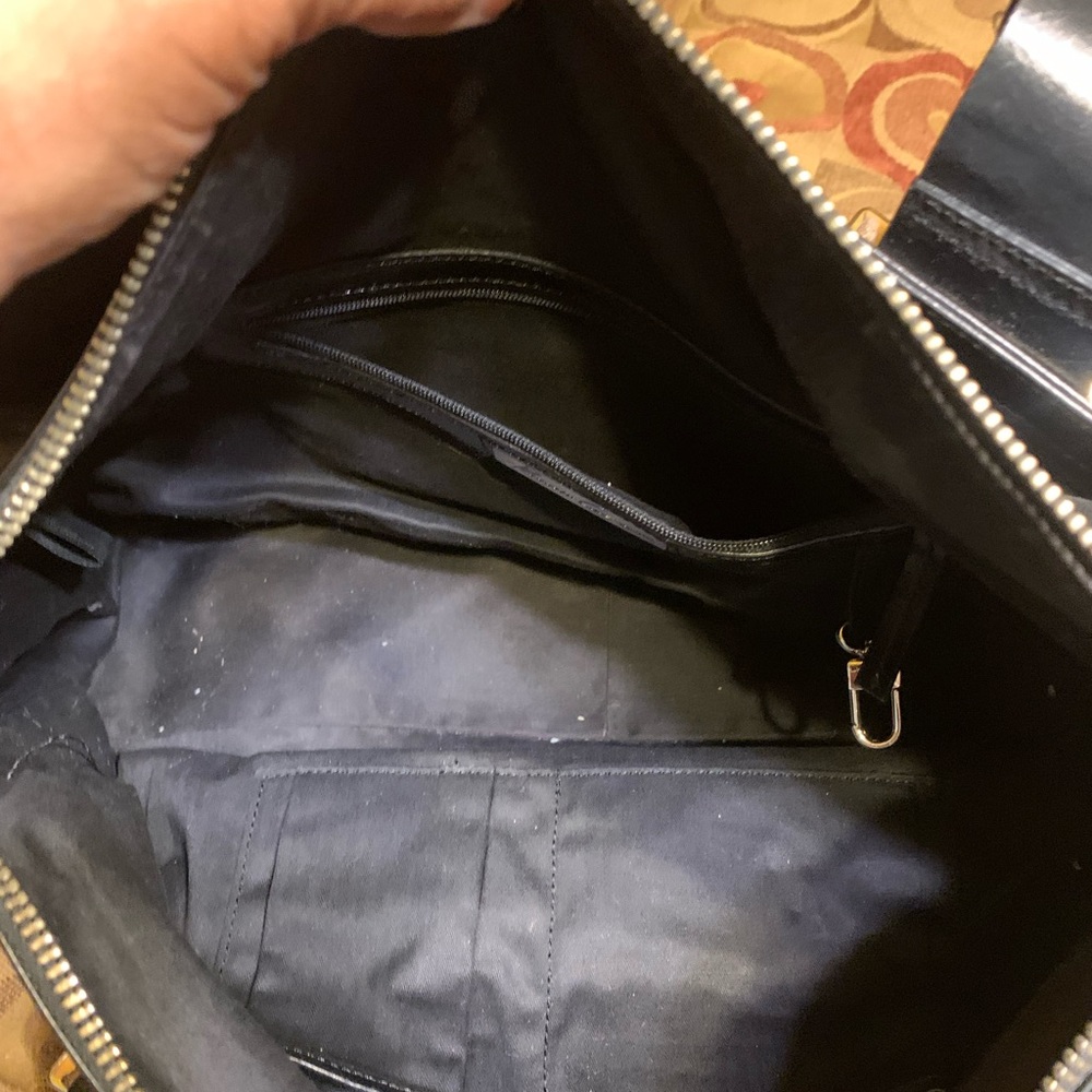 Kenneth Cole Black Leather tote - Picture 4 of 11